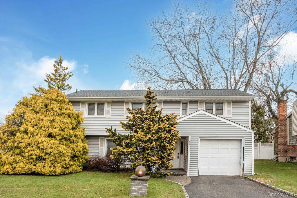 Casa con 3 Dormitorios en Venta en Plainview - Nueva York - EE. UU. - 2
