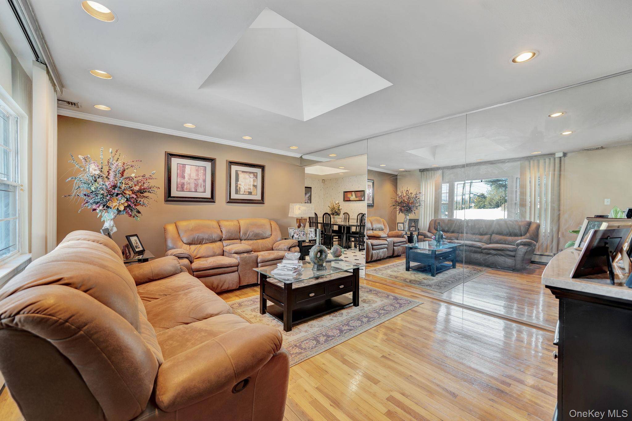 Hogar con 3 Dormitorios en Venta en Plainview - Nueva York - EE. UU. - 4