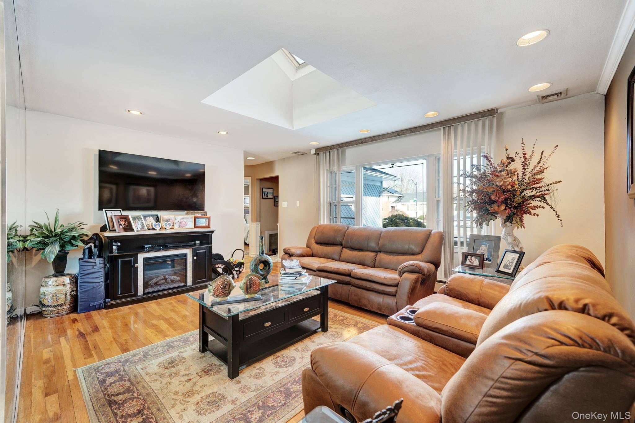 Hogar con 3 Dormitorios en Venta en Plainview - Nueva York - EE. UU. - 6