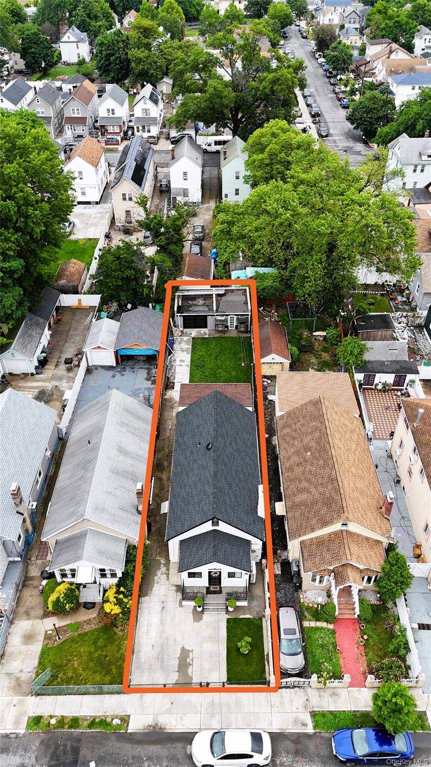 3 Bedroom Home for Sale in Queens Village - New York - USA - 3
