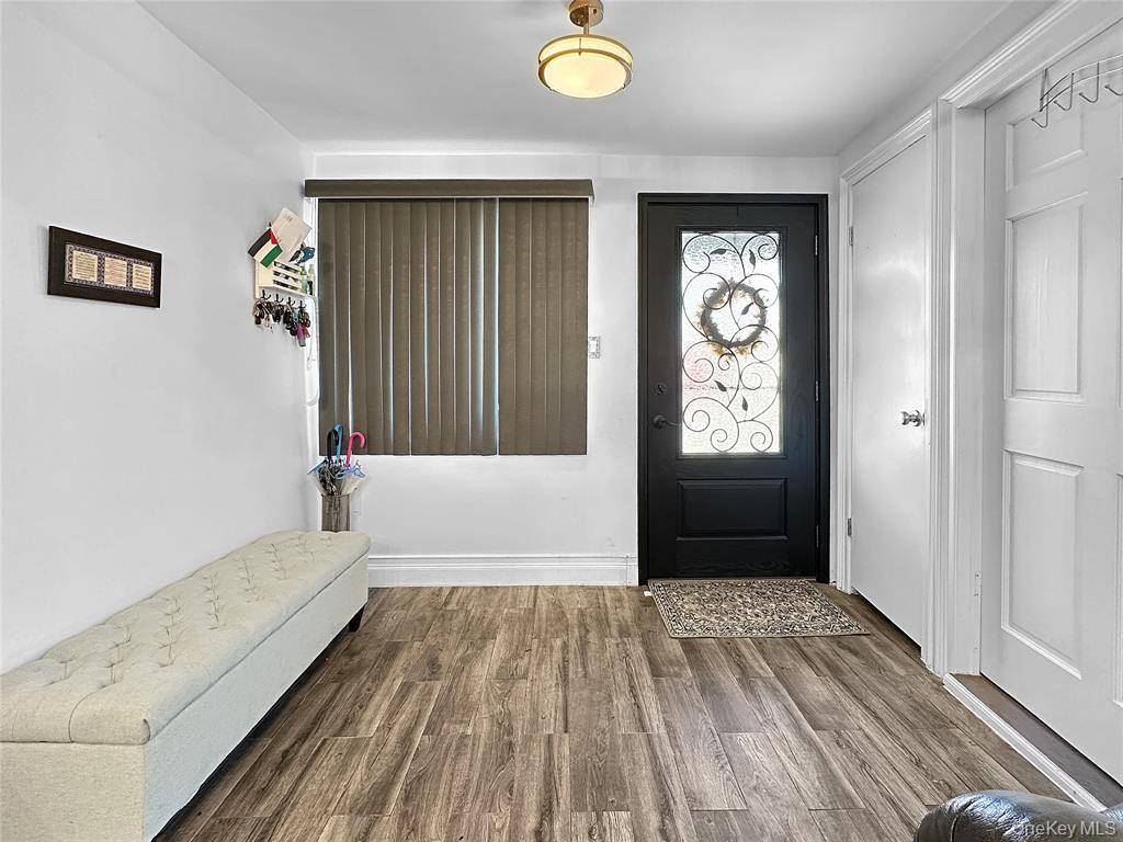 3 Bedroom Home for Sale in Queens Village - New York - USA - 5