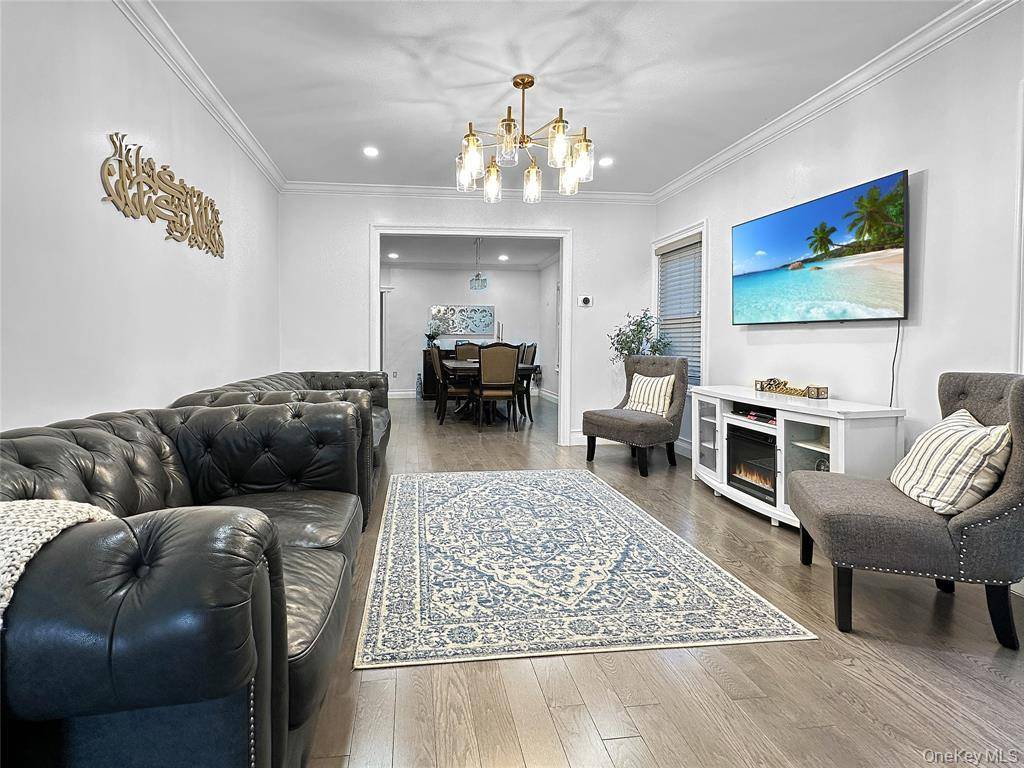 3 Bedroom Home for Sale in Queens Village - New York - USA - 6