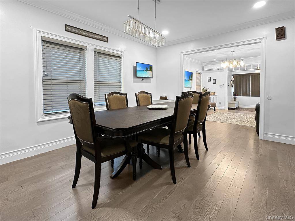 3 Bedroom Home for Sale in Queens Village - New York - USA - 8