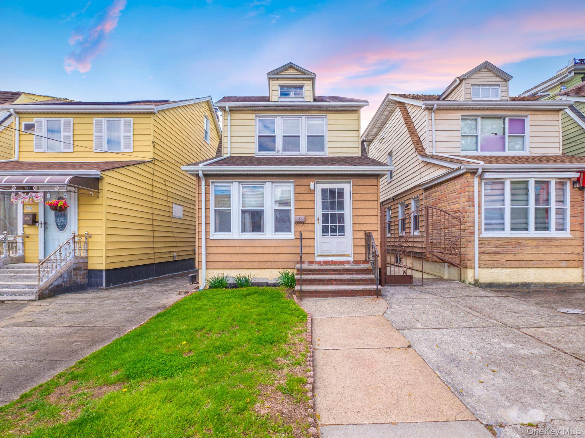 3 Bedroom Home for Sale in Queens Village - New York - USA - 4