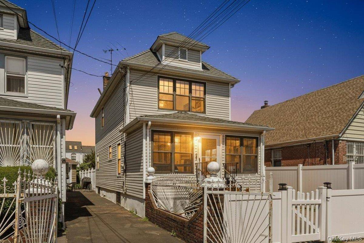 3 Bedroom Home for Sale in Queens Village - New York - USA - 1