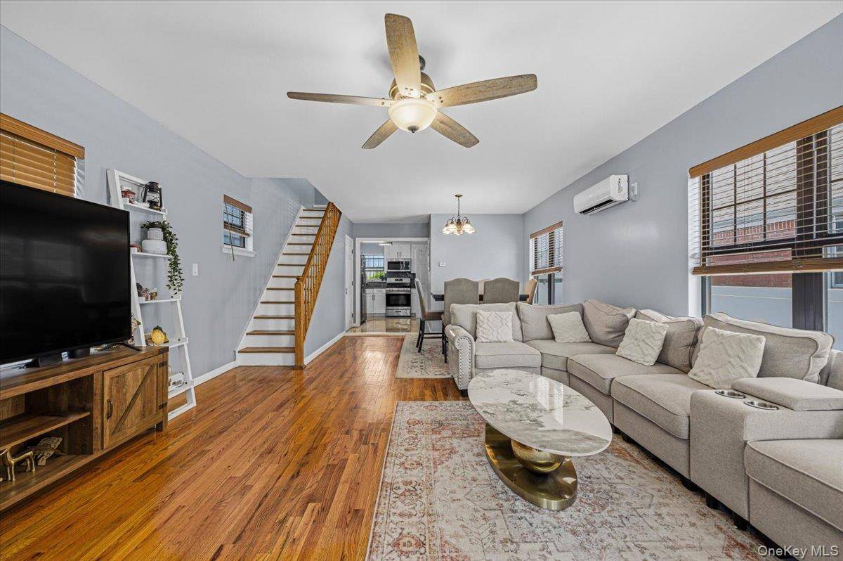 3 Bedroom Home for Sale in Queens Village - New York - USA - 5