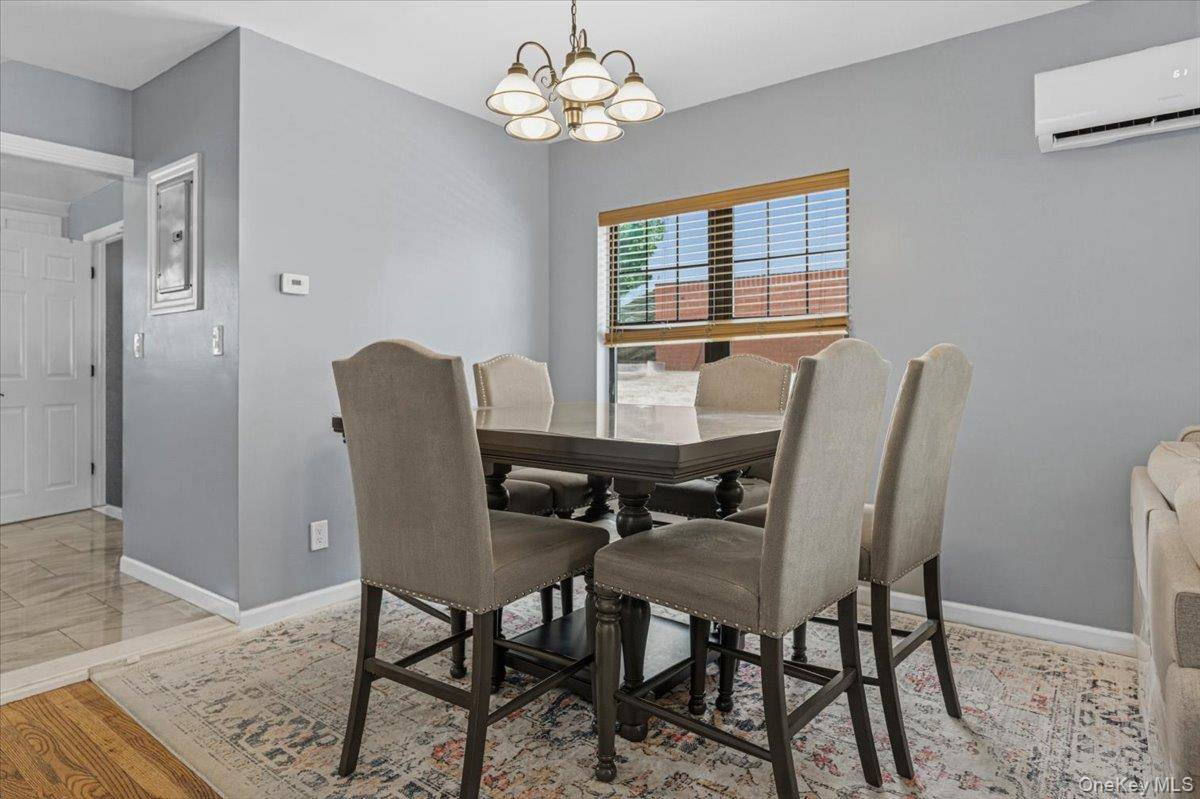 3 Bedroom Home for Sale in Queens Village - New York - USA - 6