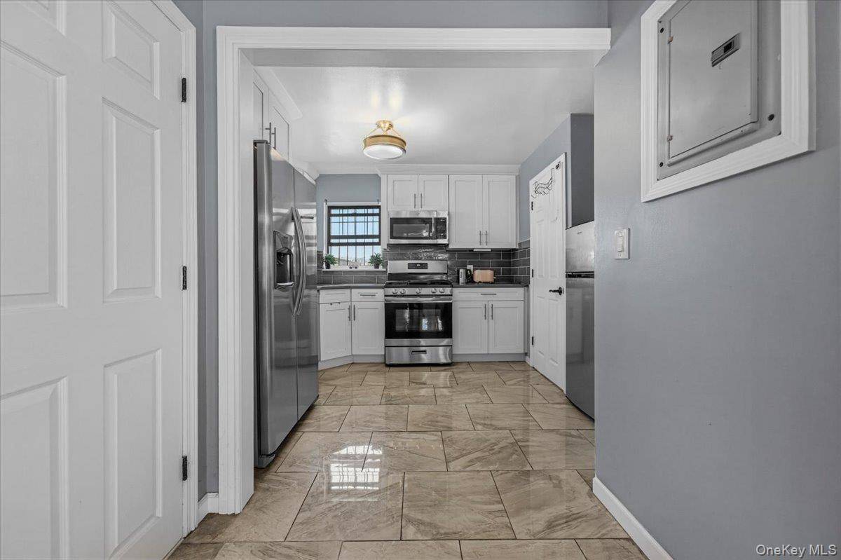 3 Bedroom Home for Sale in Queens Village - New York - USA - 7
