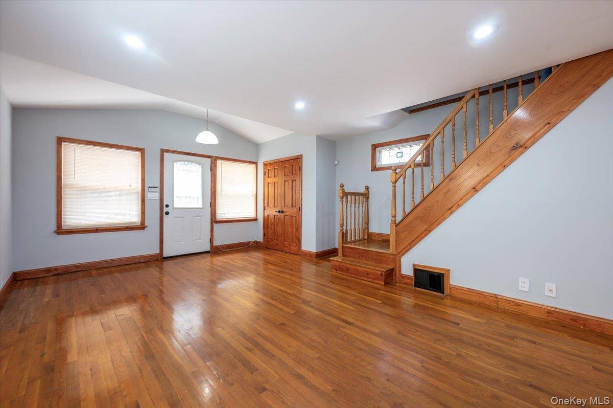 3 Bedroom Home for Sale in Queens Village - New York - USA - 3
