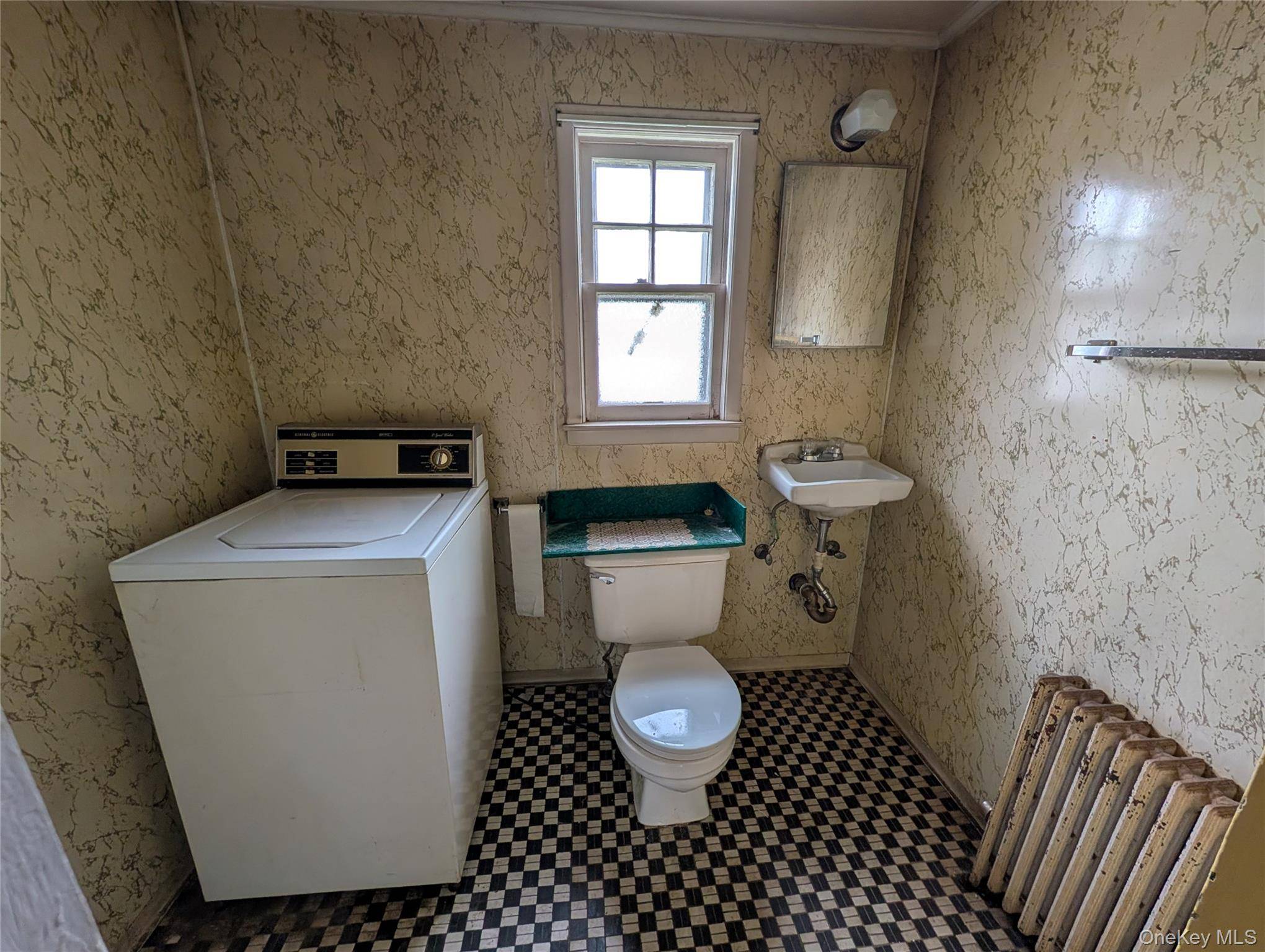 3 Bedroom Home for Sale in Queens Village - New York - USA - 5