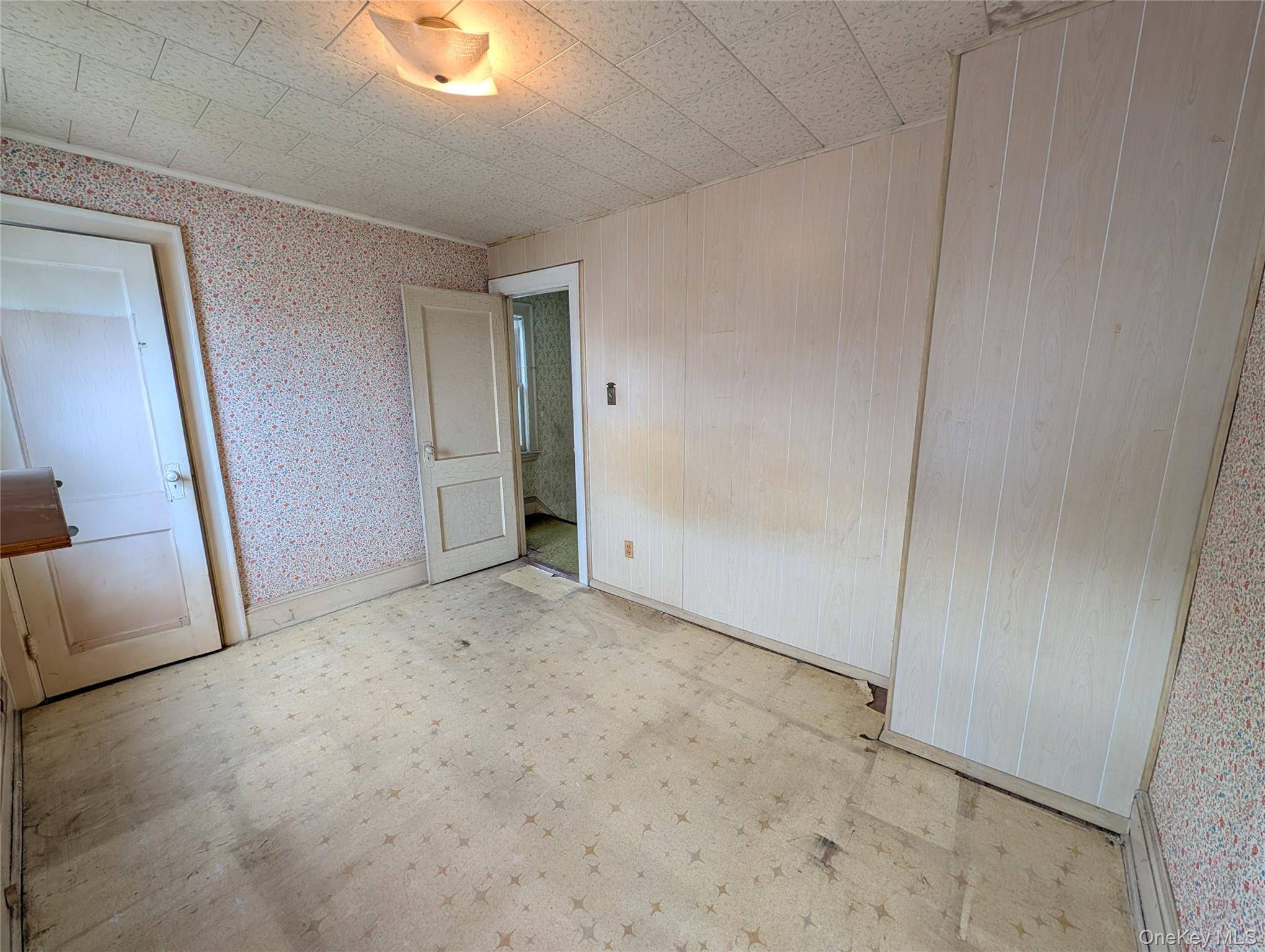 3 Bedroom Home for Sale in Queens Village - New York - USA - 6