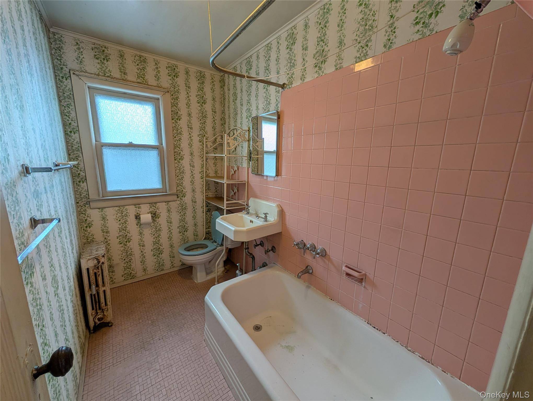 3 Bedroom Home for Sale in Queens Village - New York - USA - 7