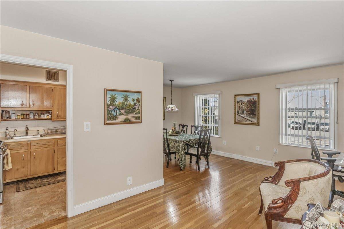 3 Bedroom Home for Sale in Queens Village - New York - USA - 3
