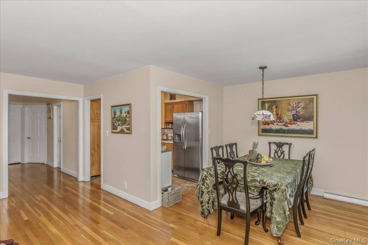 3 Bedroom Home for Sale in Queens Village - New York - USA - 4