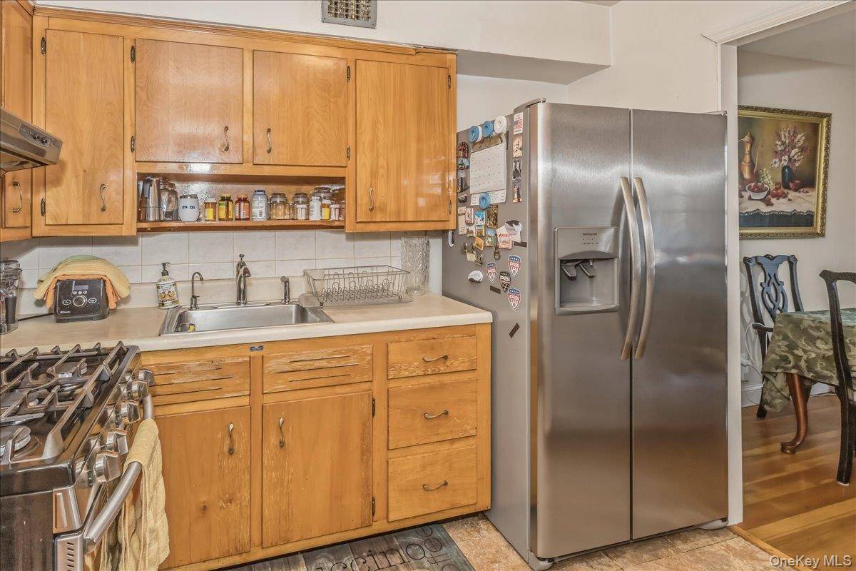 3 Bedroom Home for Sale in Queens Village - New York - USA - 6