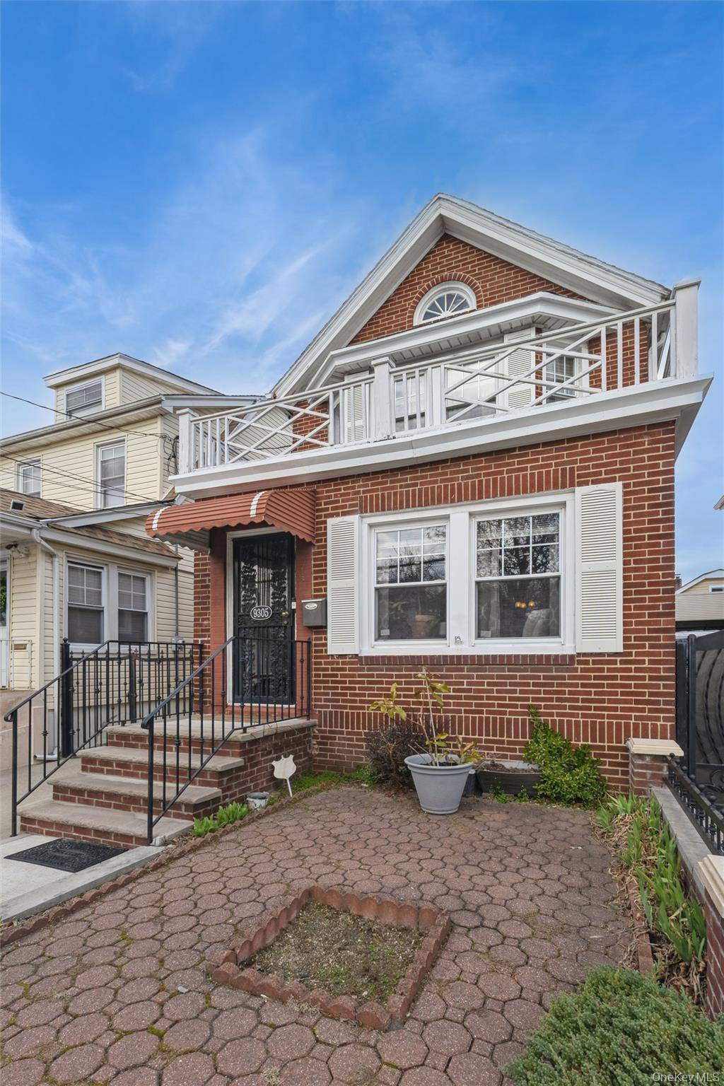 3 Bedroom Home for Sale in Queens Village - New York - USA - 2