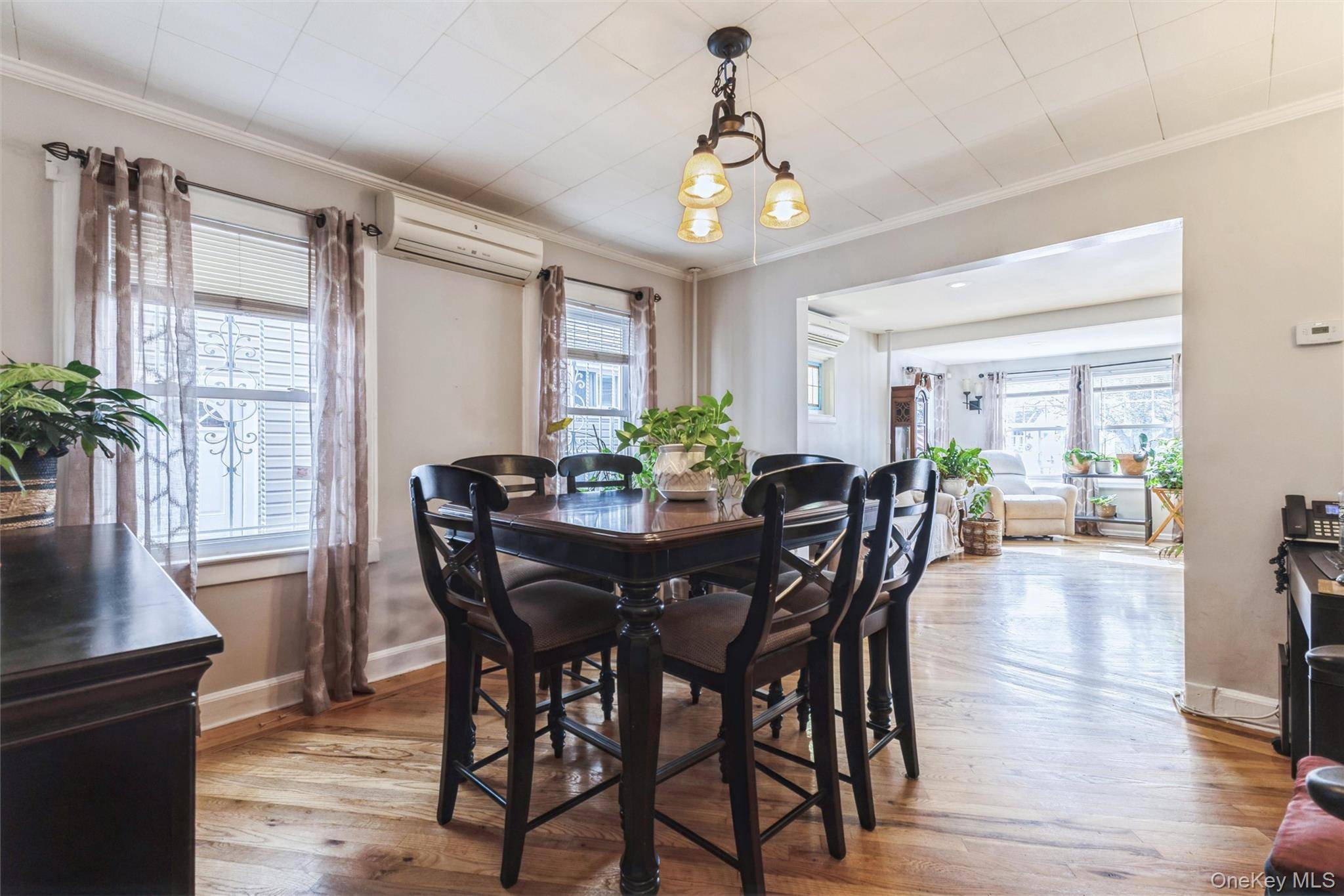 3 Bedroom Home for Sale in Queens Village - New York - USA - 6