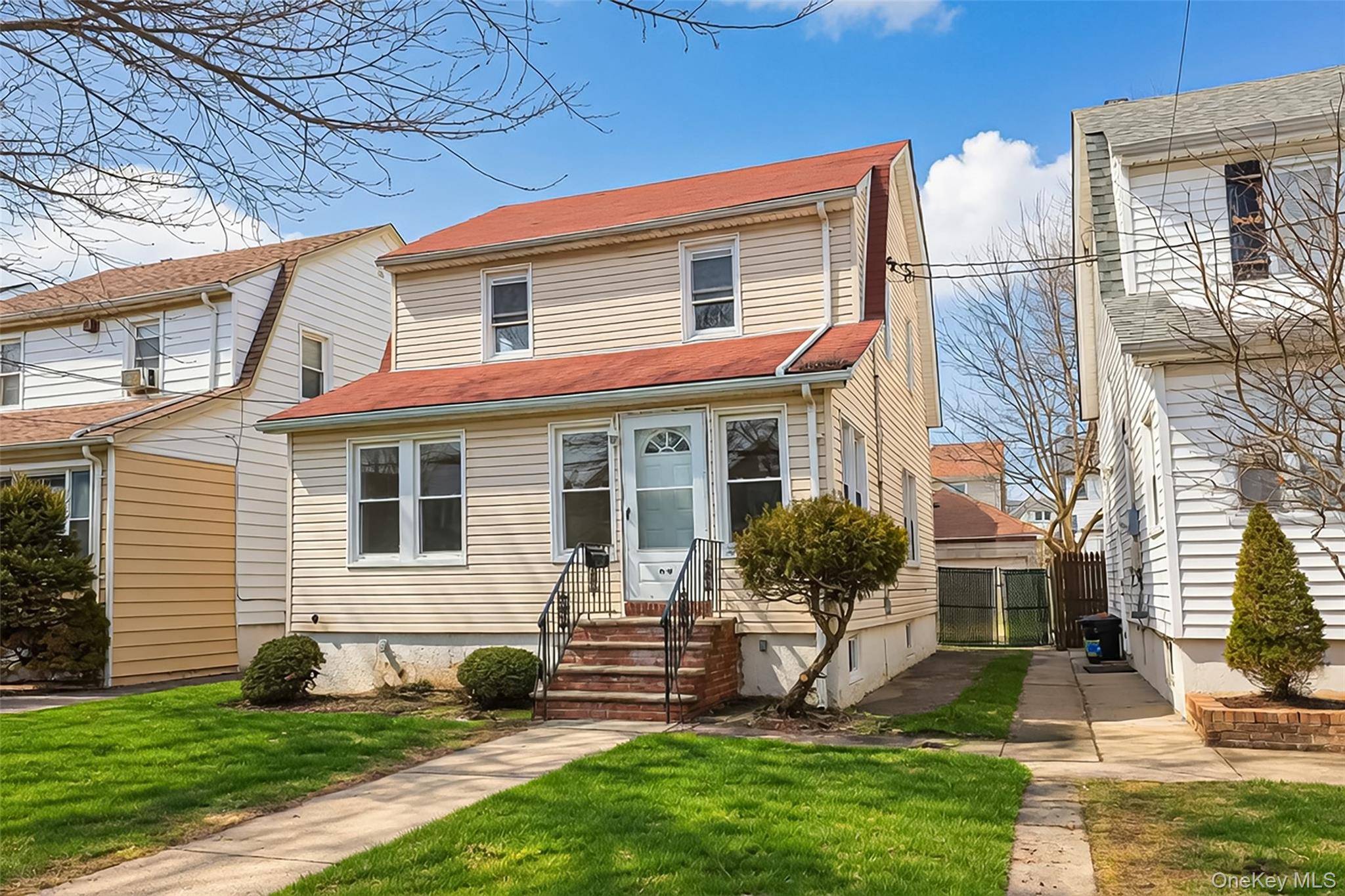 Hogar con 3 Dormitorios en Venta en Queens Village - Nueva York - EE. UU. - 1