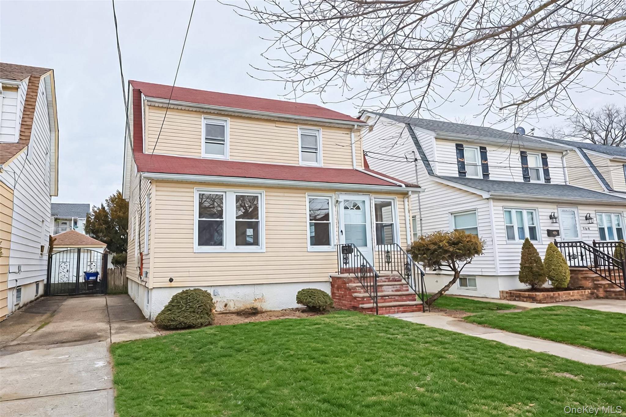 Hogar con 3 Dormitorios en Venta en Queens Village - Nueva York - EE. UU. - 2
