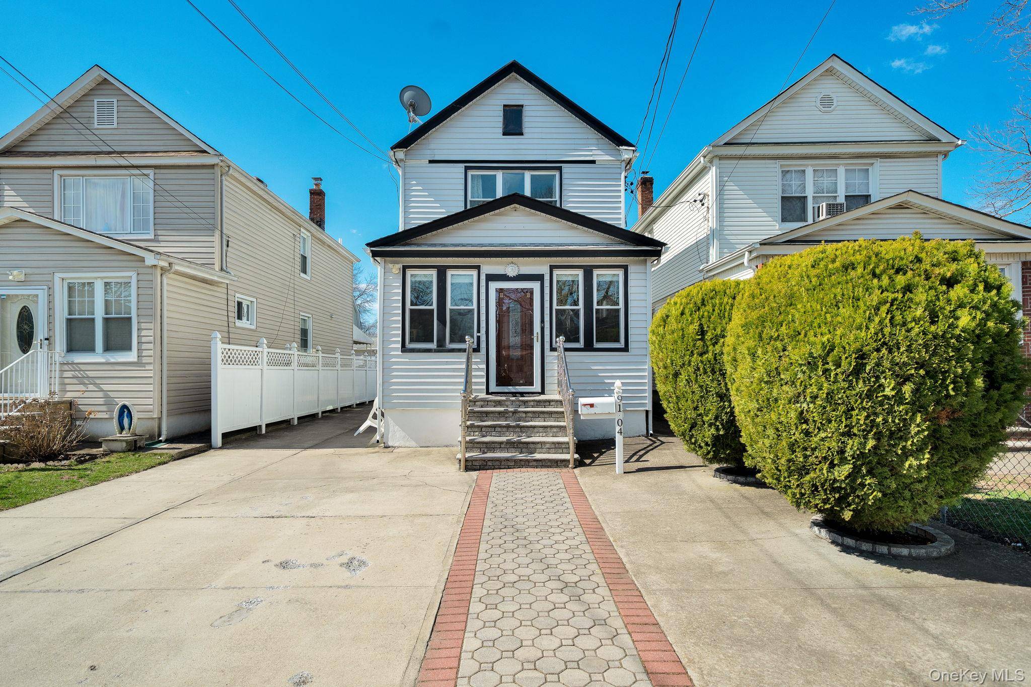 3 Bedroom Home for Sale in Queens Village - New York - USA - 1