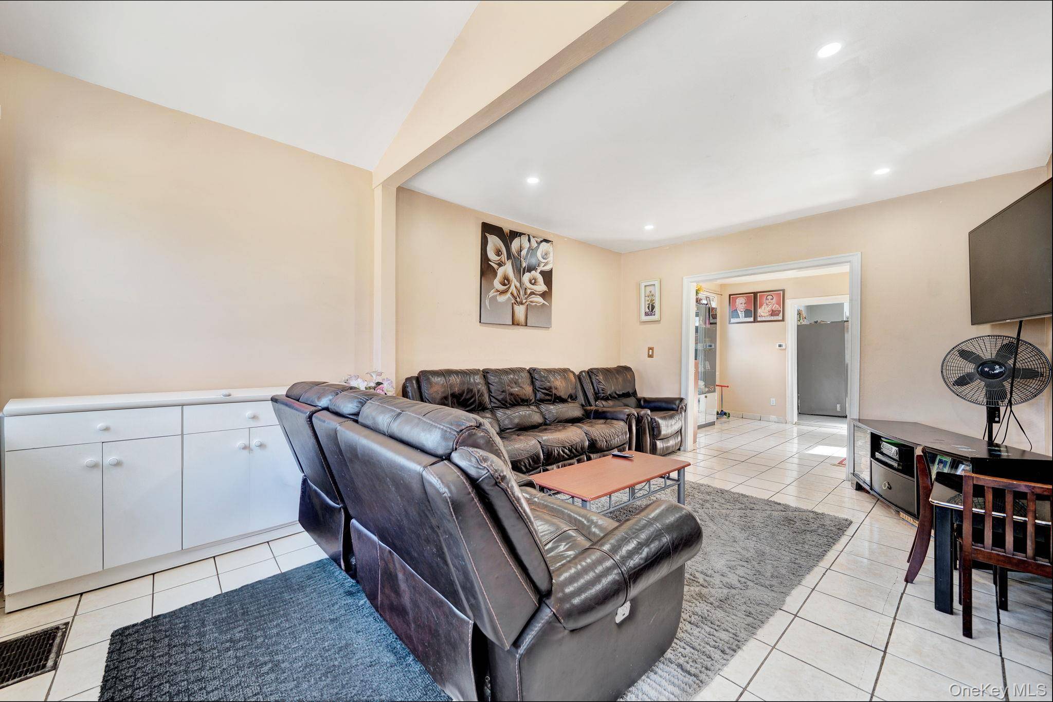 3 Bedroom Home for Sale in Queens Village - New York - USA - 3