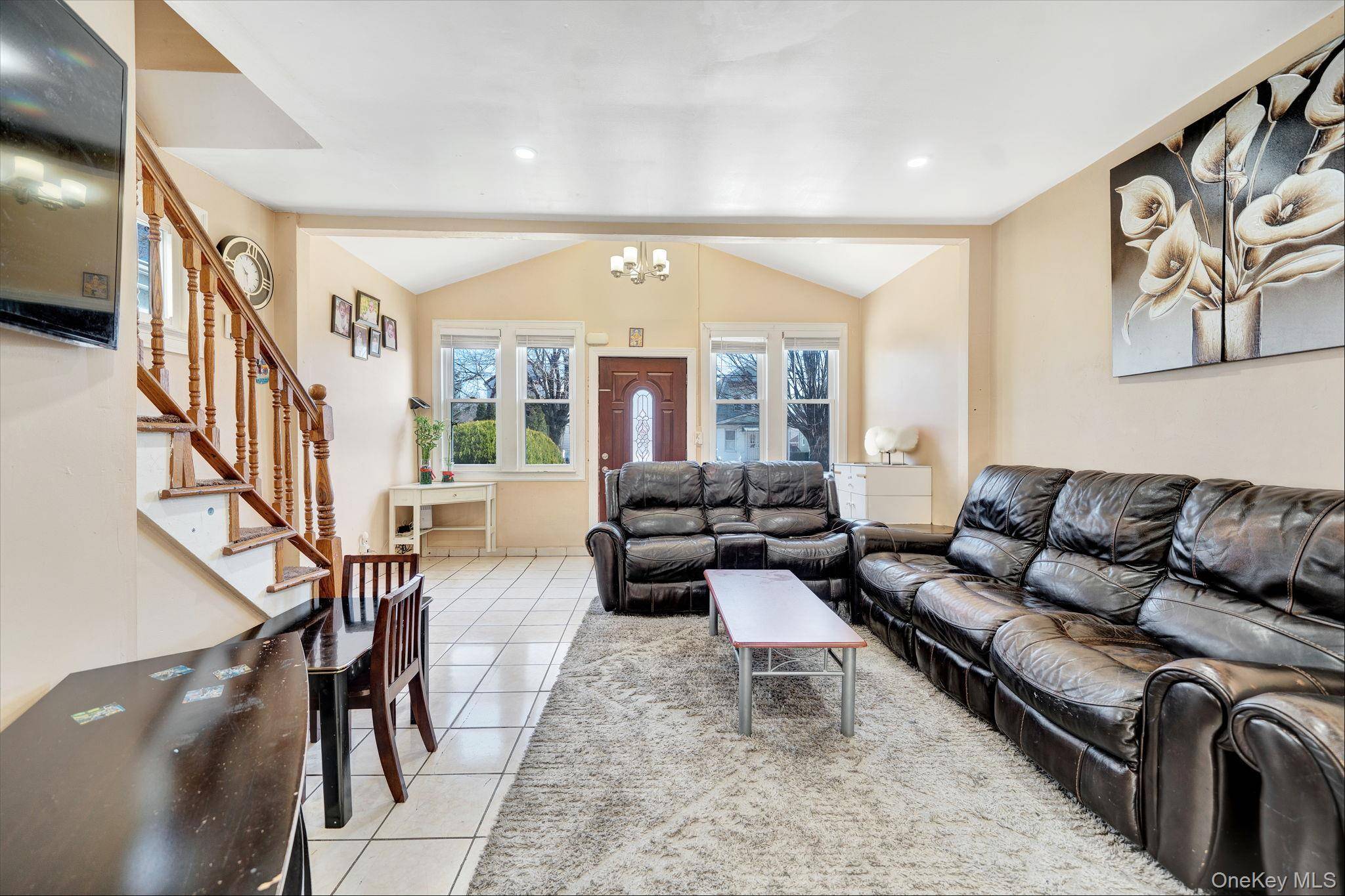 3 Bedroom Home for Sale in Queens Village - New York - USA - 5