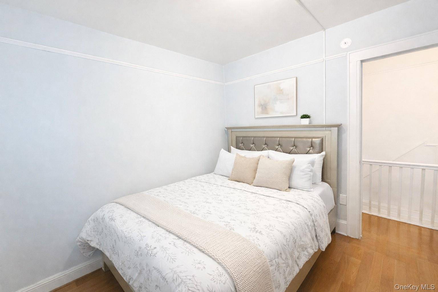 3 Bedroom Home for Sale in Queens Village - New York - USA - 7