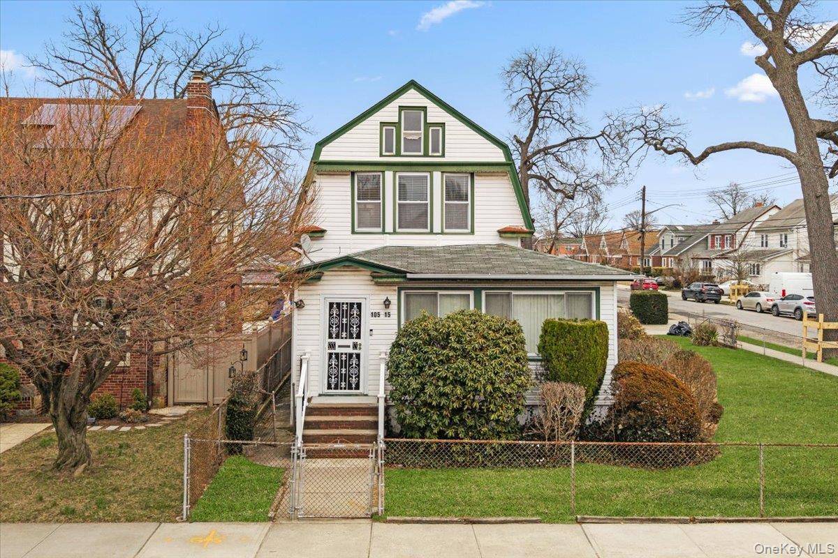 Casa com 3 Quartos à Venda em Queens Village - Nova Iorque - EUA - 1