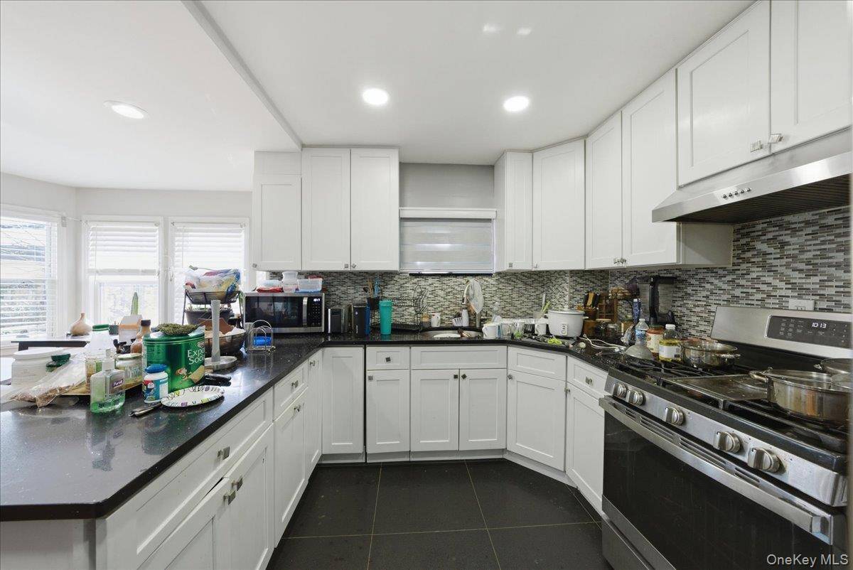 3 Bedroom Home for Sale in Queens Village - New York - USA - 3