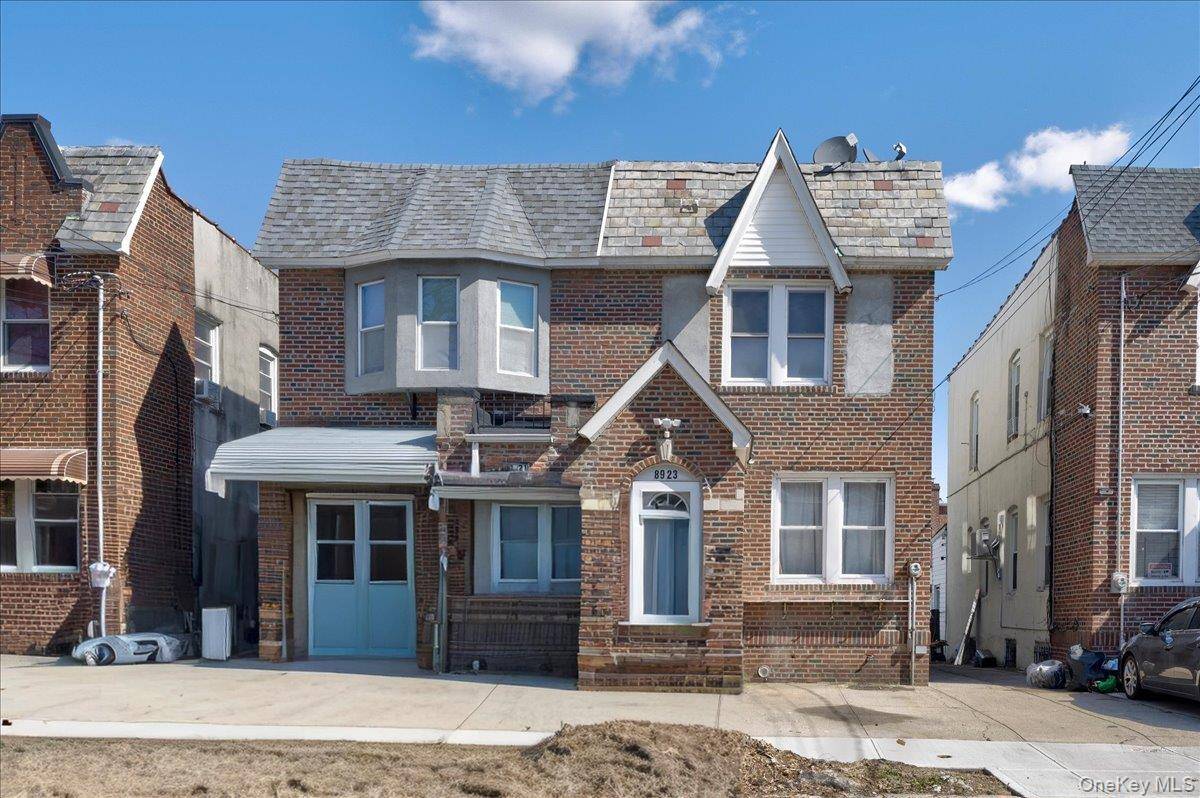 3 Bedroom Home for Sale in Queens Village - New York - USA - 1