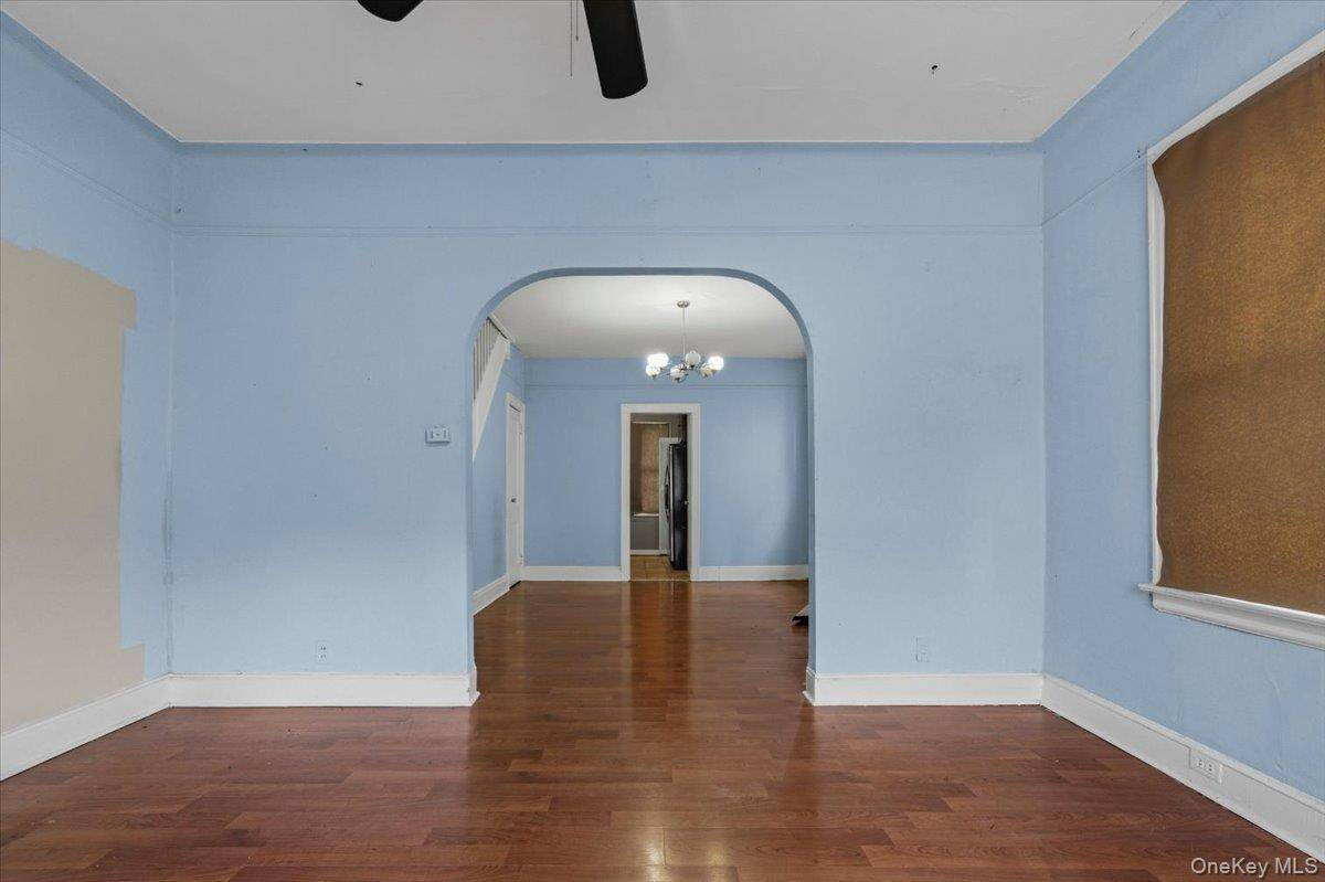 3 Bedroom Home for Sale in Queens Village - New York - USA - 2