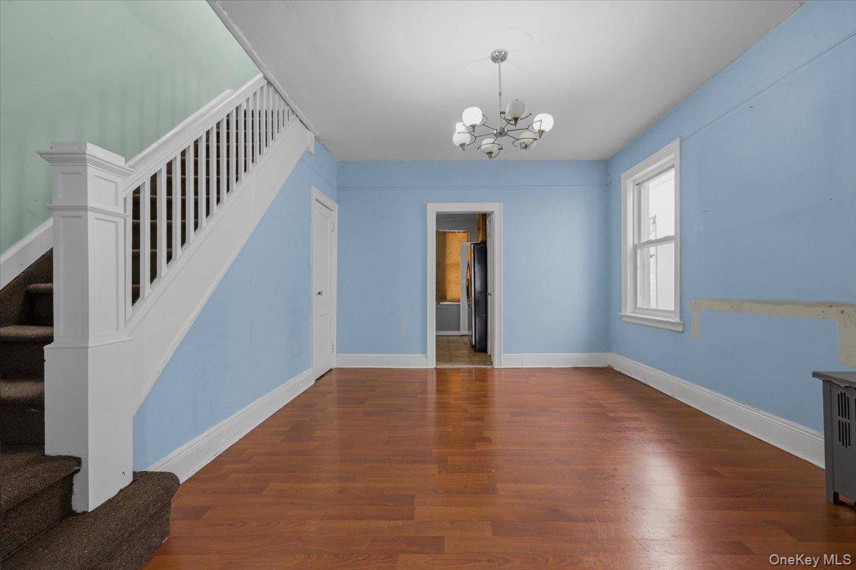 3 Bedroom Home for Sale in Queens Village - New York - USA - 3