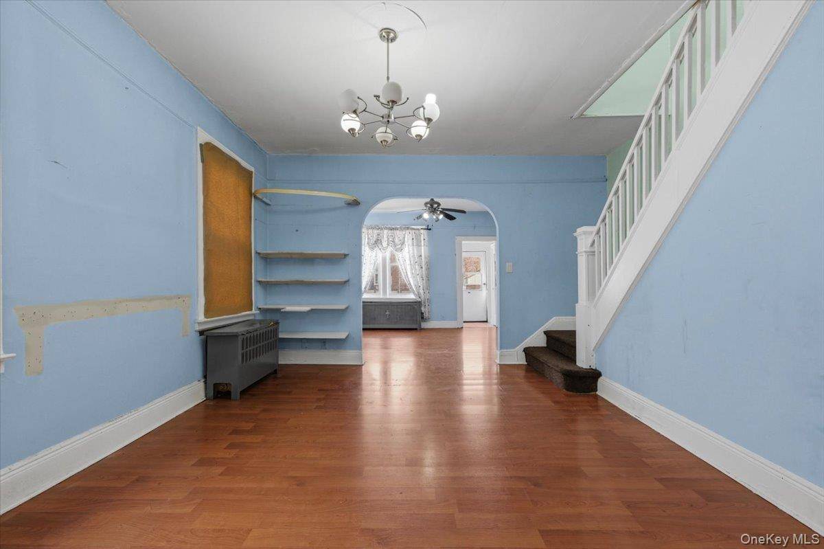 3 Bedroom Home for Sale in Queens Village - New York - USA - 5