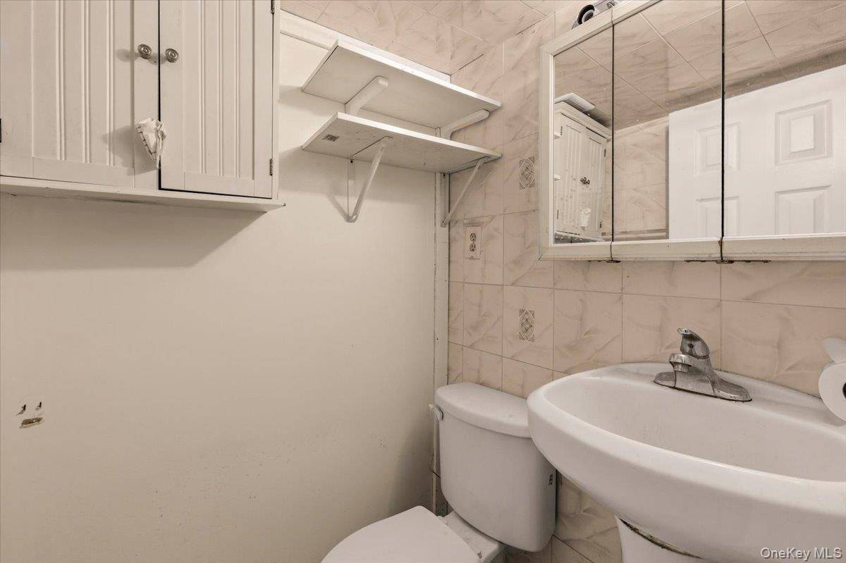 3 Bedroom Home for Sale in Queens Village - New York - USA - 8