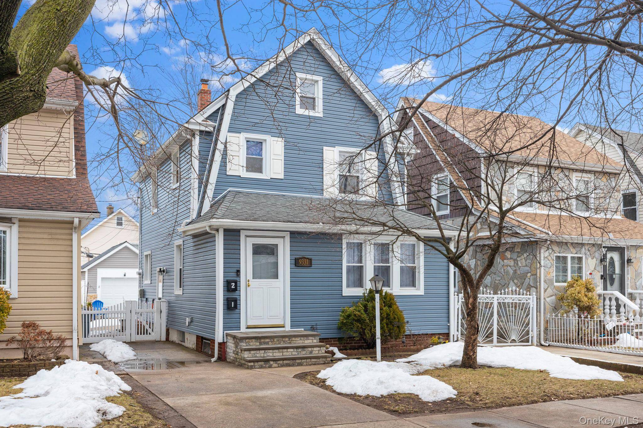 3 Bedroom Home for Sale in Queens Village - New York - USA - 2