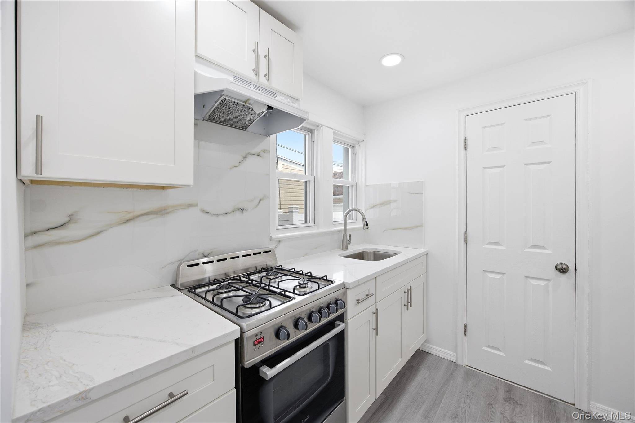 3 Bedroom Home for Sale in Queens Village - New York - USA - 7