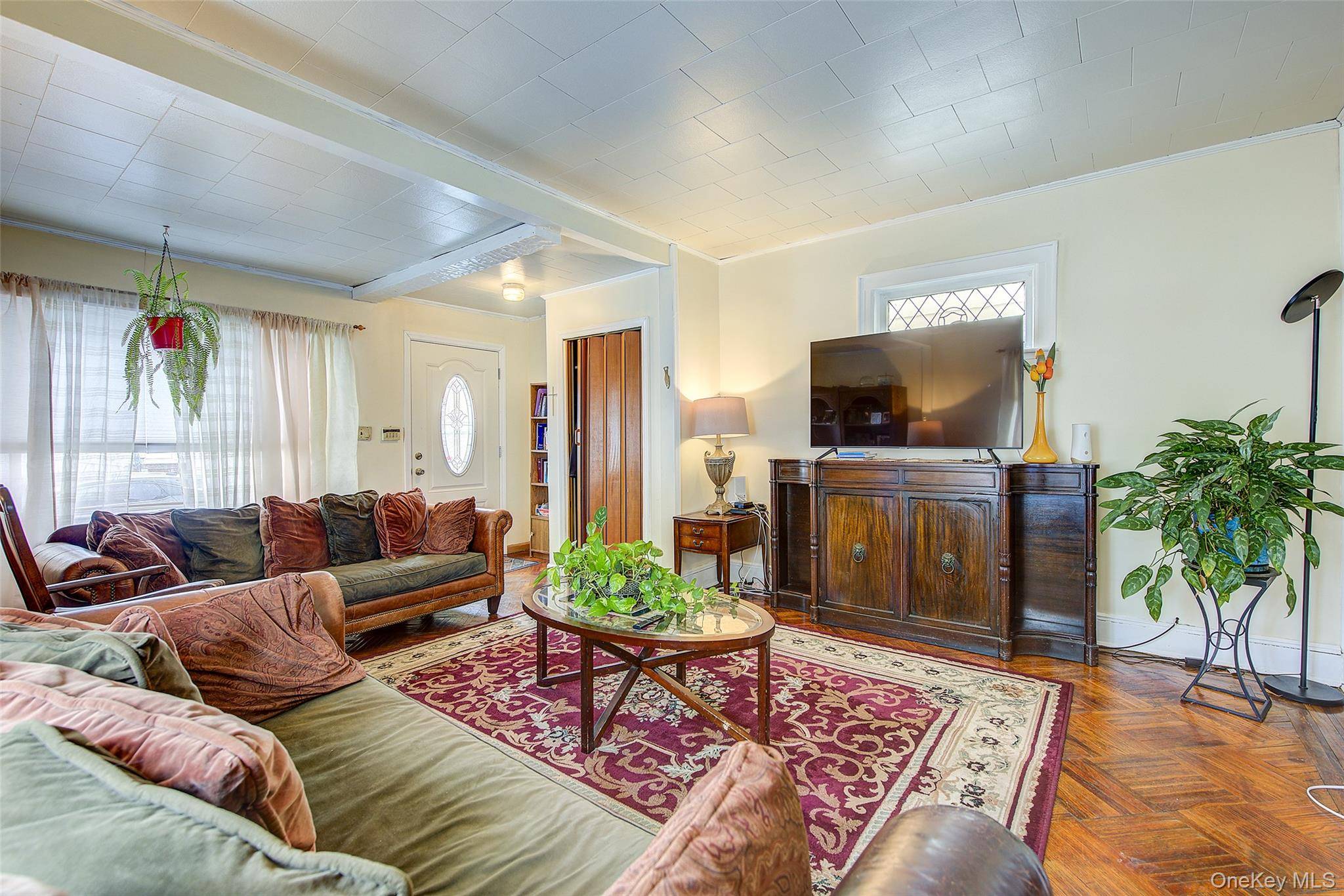 3 Bedroom Home for Sale in Queens Village - New York - USA - 4