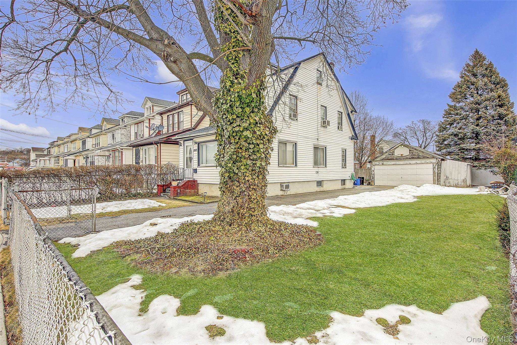 3 Bedroom Home for Sale in Queens Village - New York - USA - 1