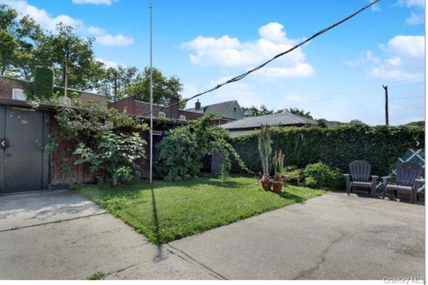 3 Bedroom Home for Sale in Queens Village - New York - USA - 5