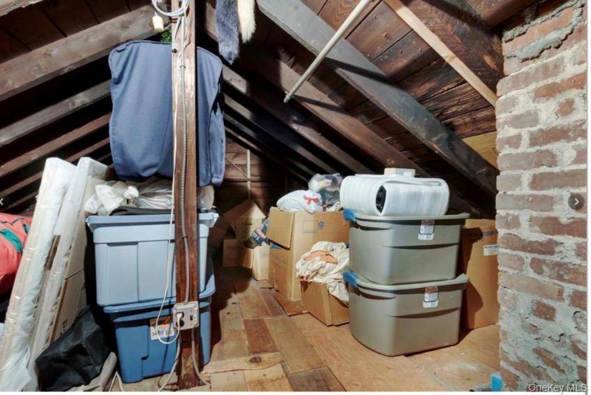 3 Bedroom Home for Sale in Queens Village - New York - USA - 8
