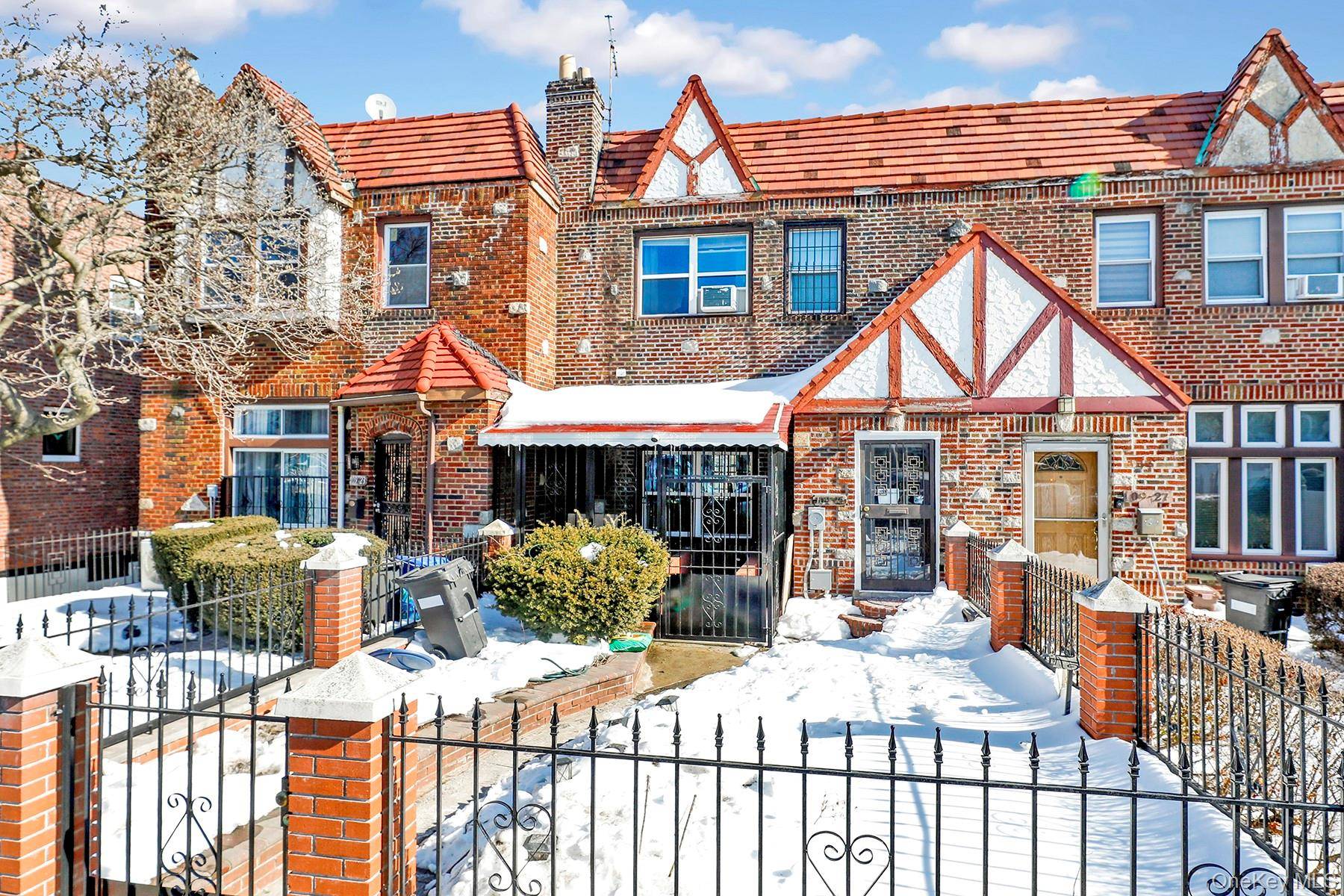 3 Bedroom Home for Sale in Queens Village - New York - USA - 1