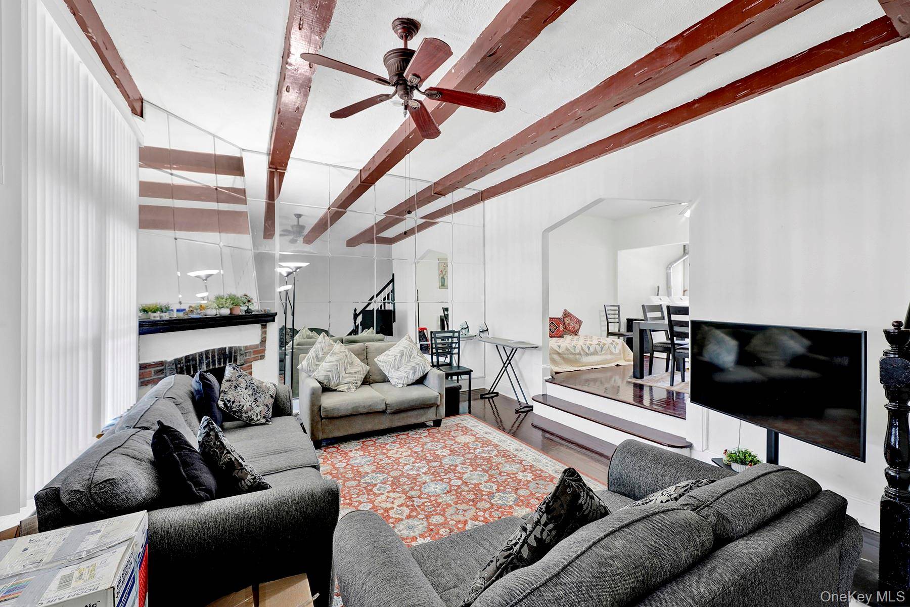 3 Bedroom Home for Sale in Queens Village - New York - USA - 2