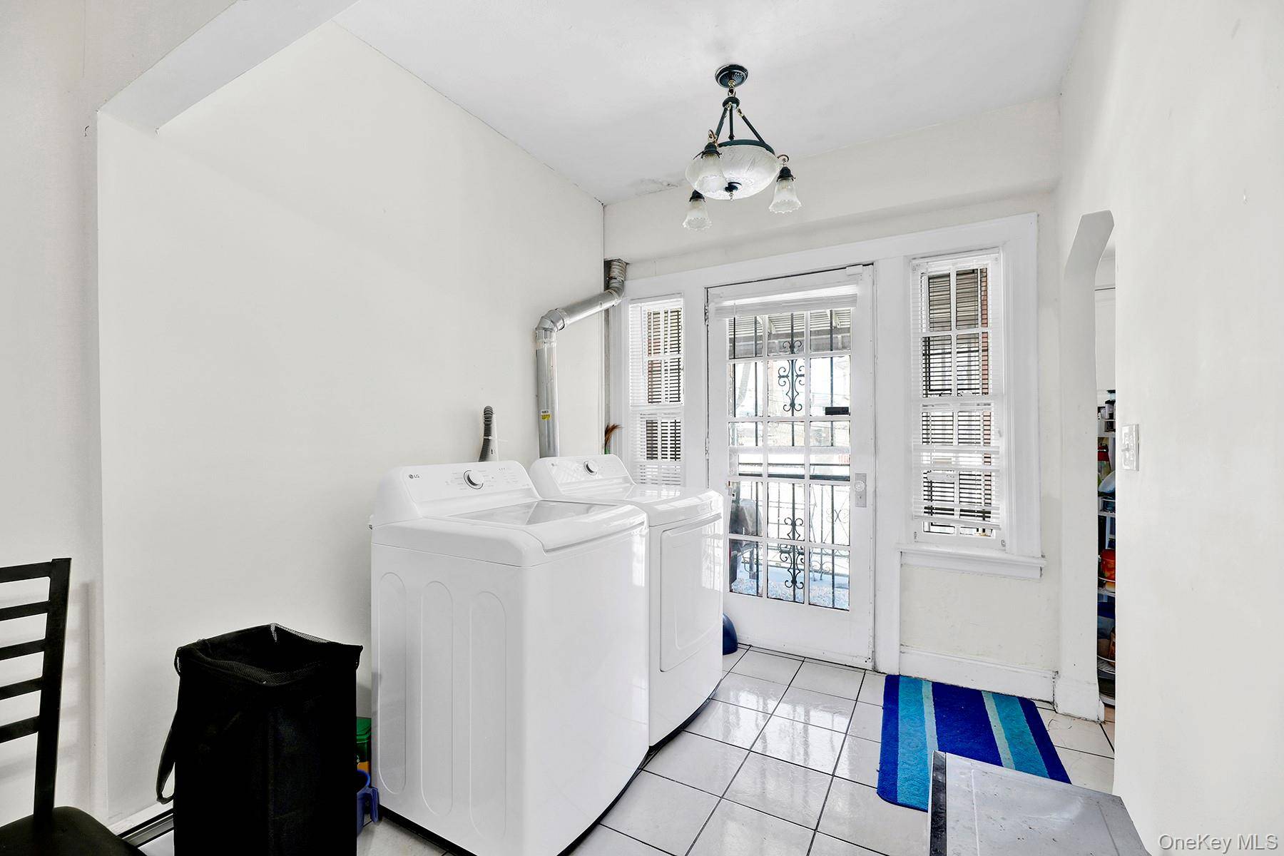 3 Bedroom Home for Sale in Queens Village - New York - USA - 4