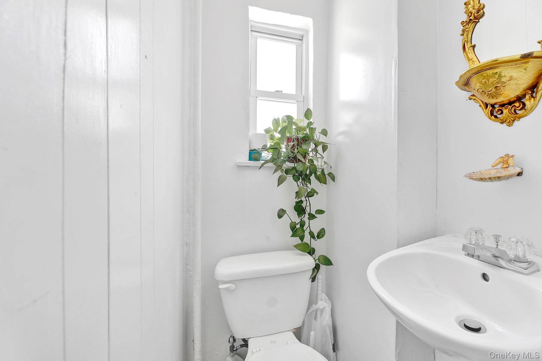 3 Bedroom Home for Sale in Queens Village - New York - USA - 5