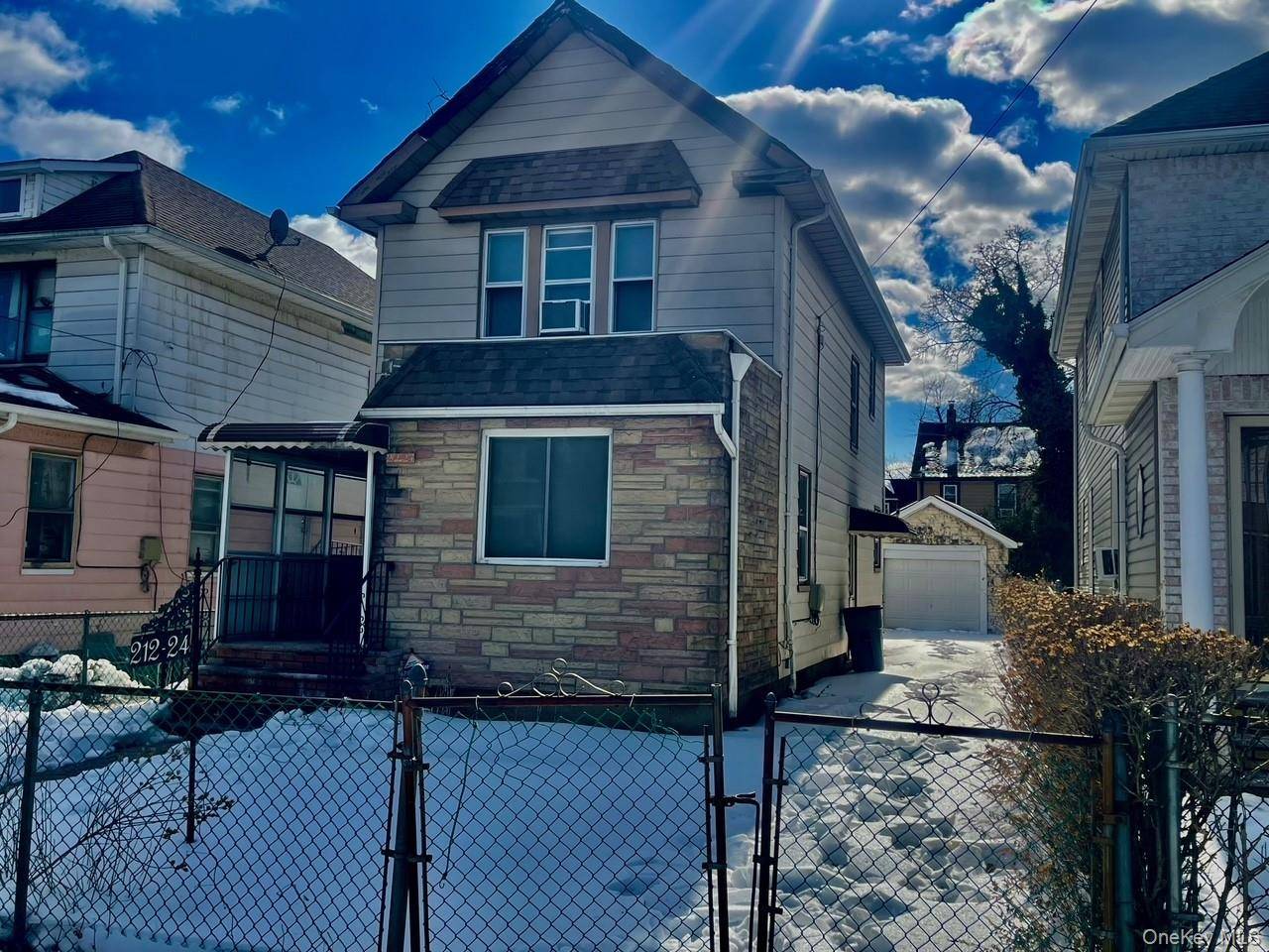 3 Bedroom Home for Sale in Queens Village - New York - USA - 2