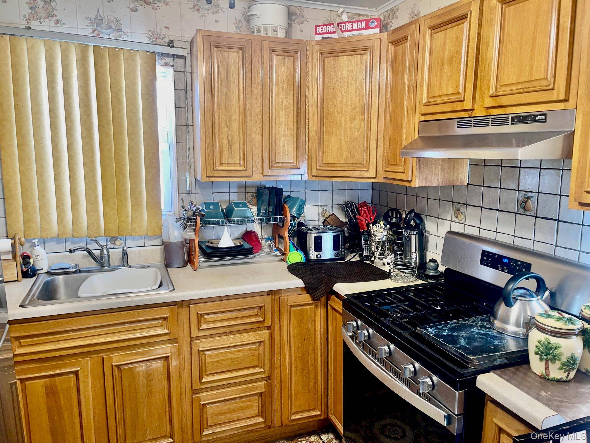 3 Bedroom Home for Sale in Queens Village - New York - USA - 8