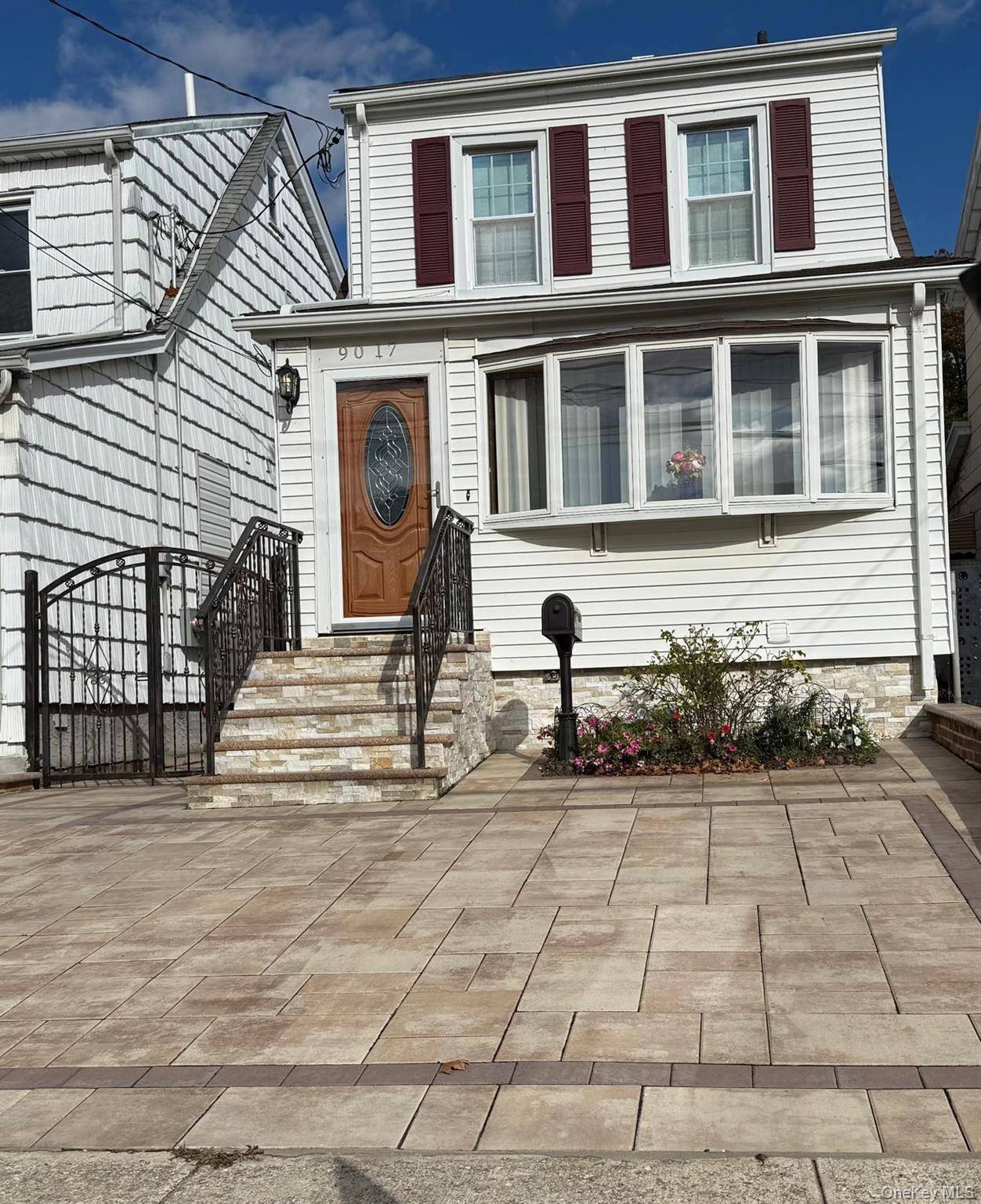 Hogar con 3 Dormitorios en Venta en Queens Village - Nueva York - EE. UU. - 1
