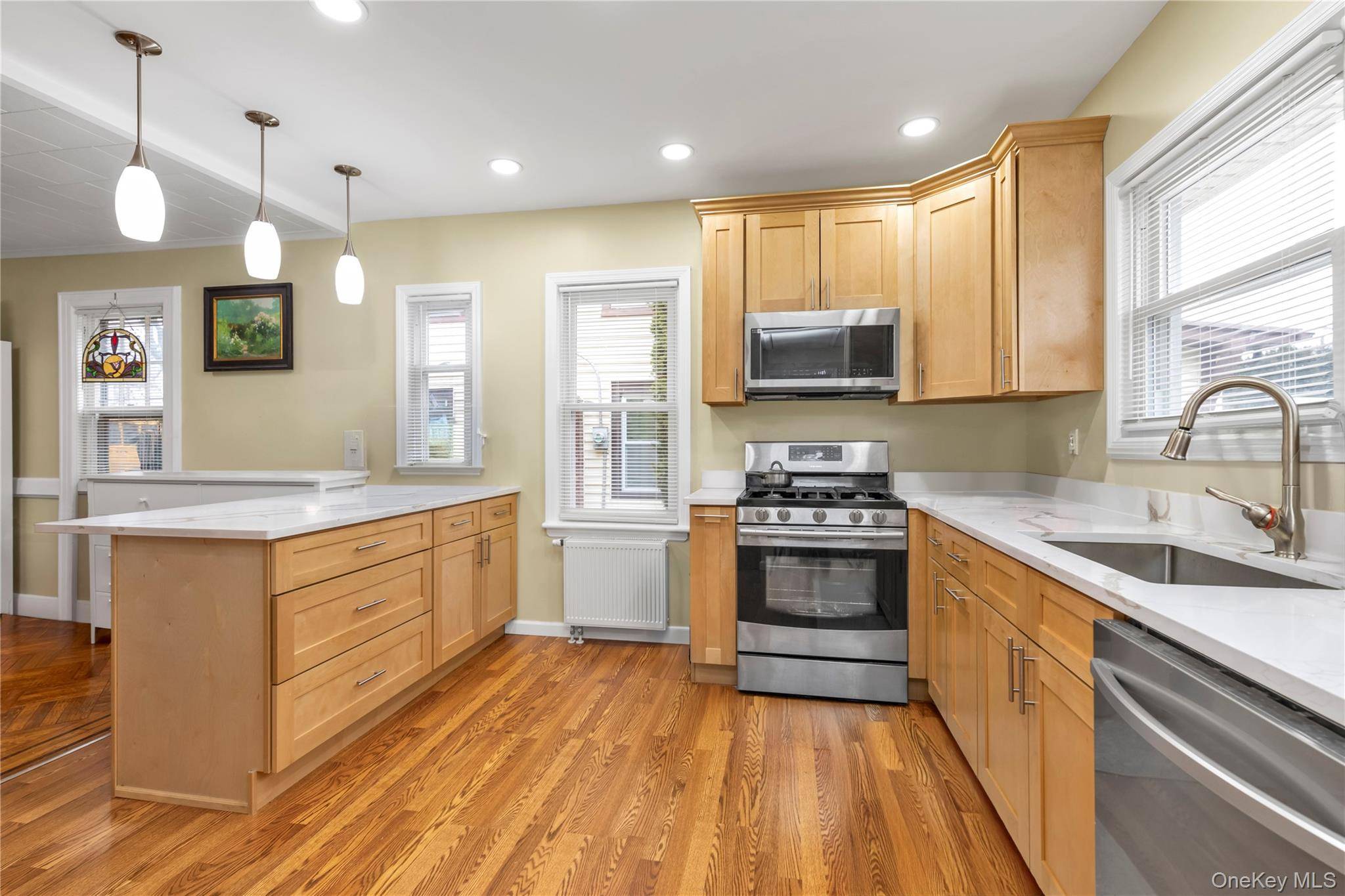 3 Bedroom Home for Sale in Queens Village - New York - USA - 5