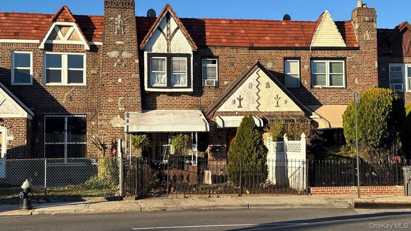 Casa com 3 Quartos à Venda em Queens Village - Nova Iorque - EUA - 1