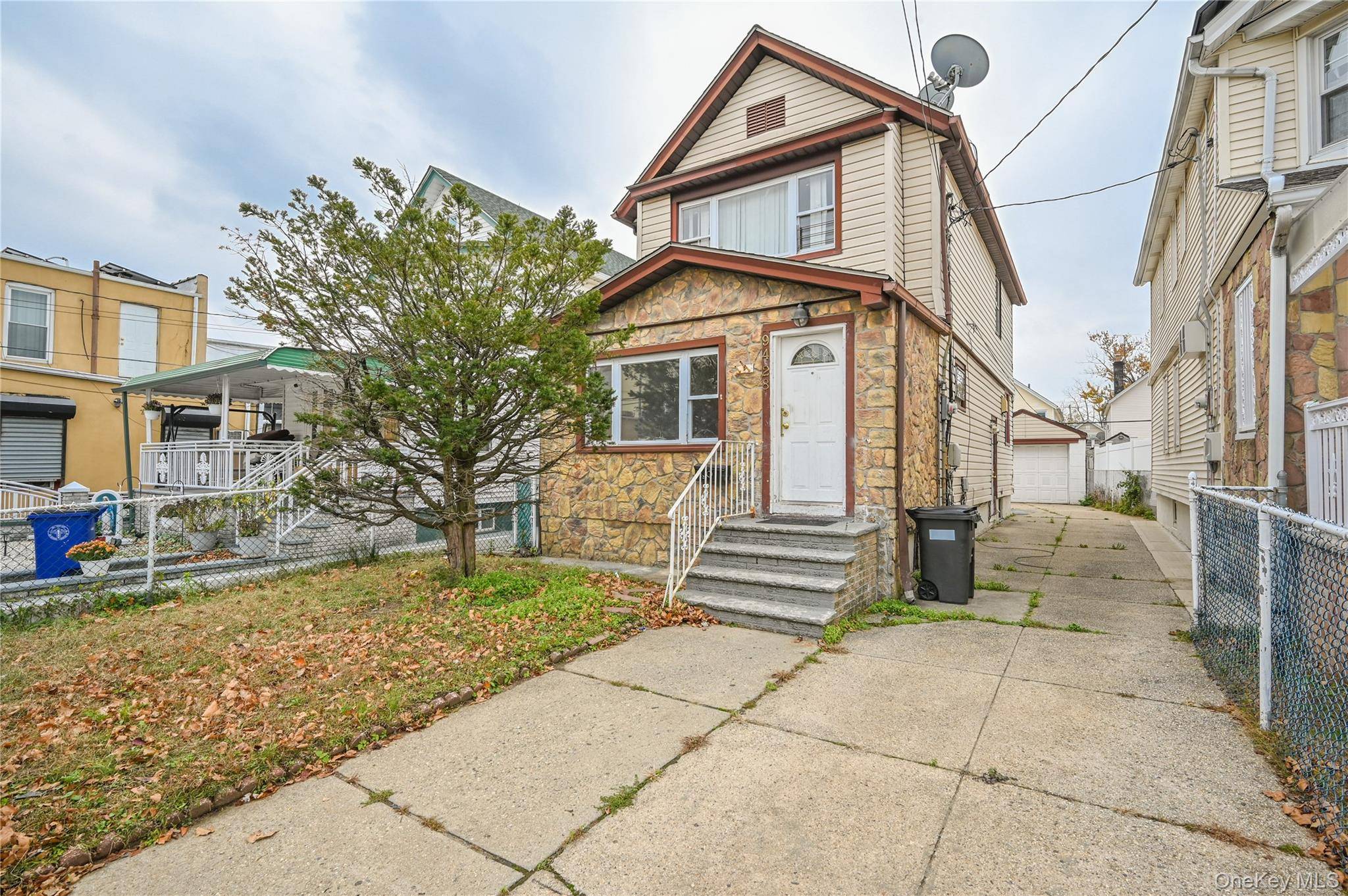 Casa com 3 Quartos à Venda em Queens Village - Nova Iorque - EUA - 1